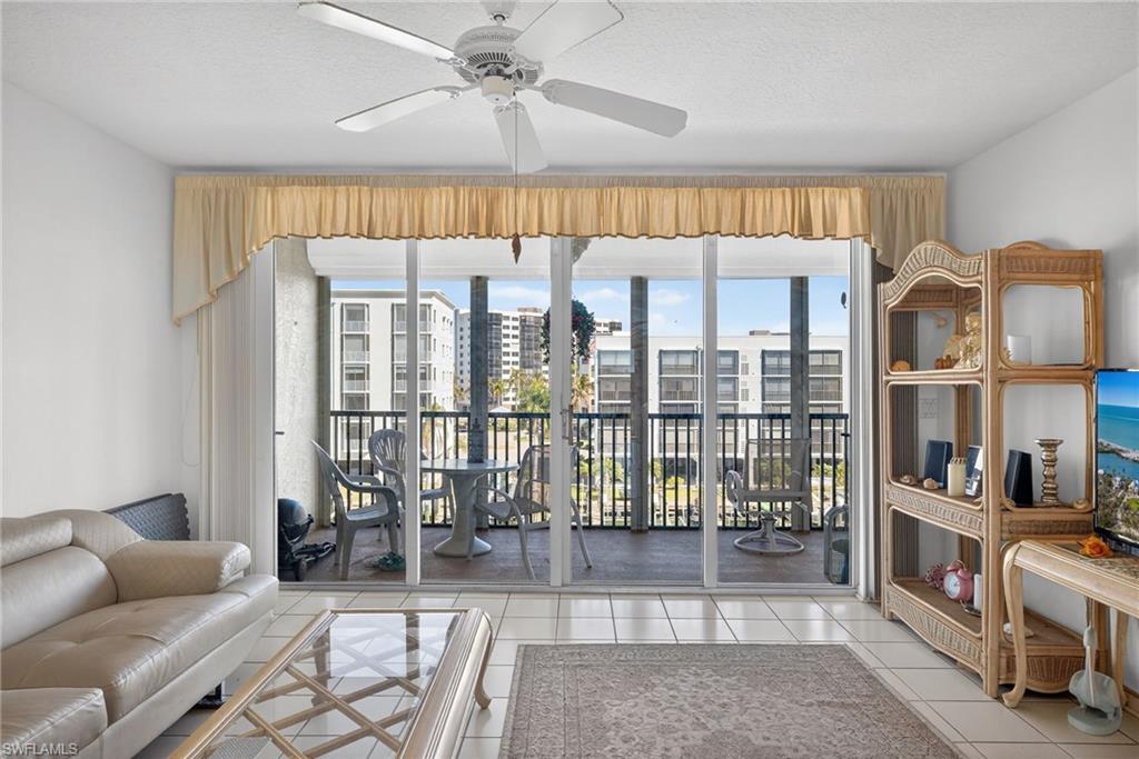 HIBISCUS POINTE - Residential