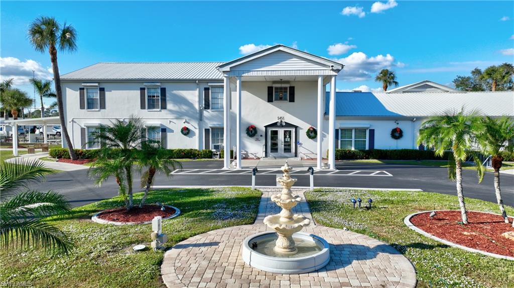 CARRIAGE VILLAGE - Residential