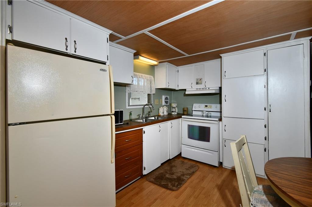 CARRIAGE VILLAGE - Residential