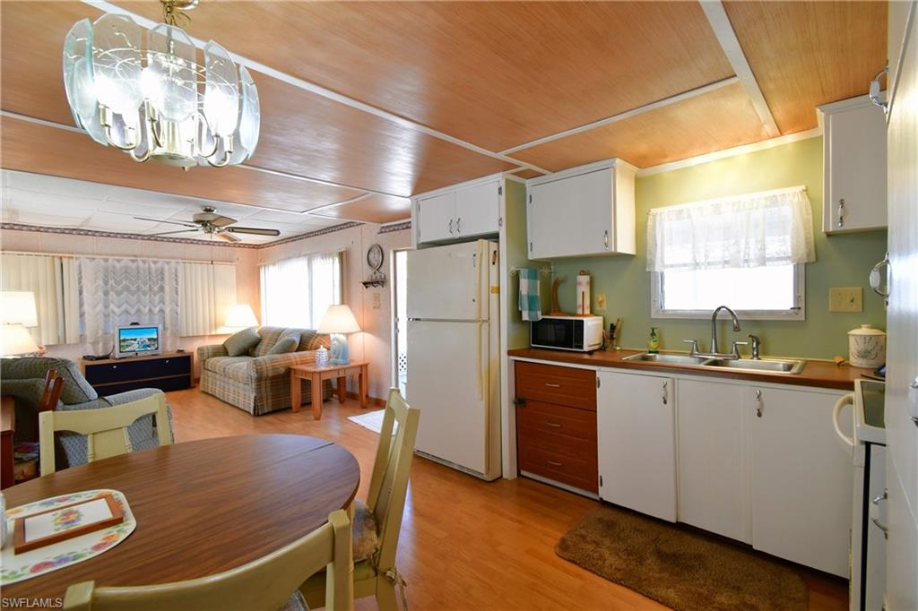 CARRIAGE VILLAGE - Residential