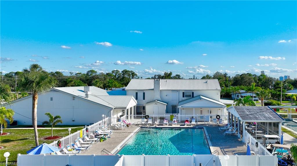 CARRIAGE VILLAGE - Residential