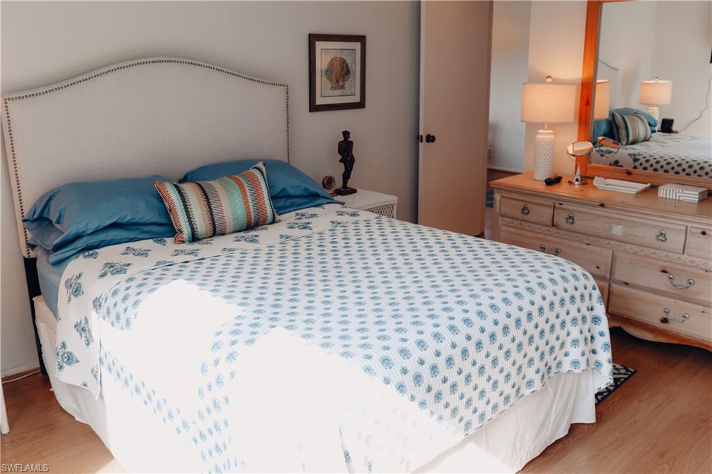 SEVEN LAKES - Residential