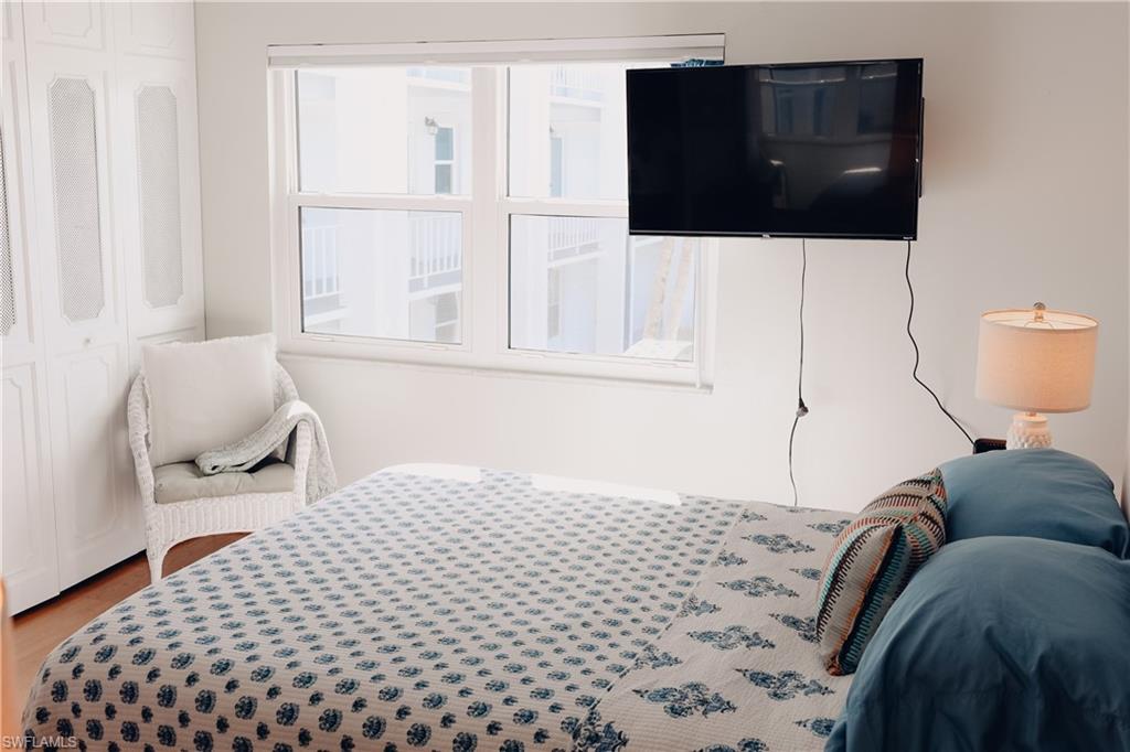 SEVEN LAKES - Residential