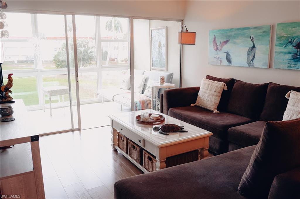 SEVEN LAKES - Residential