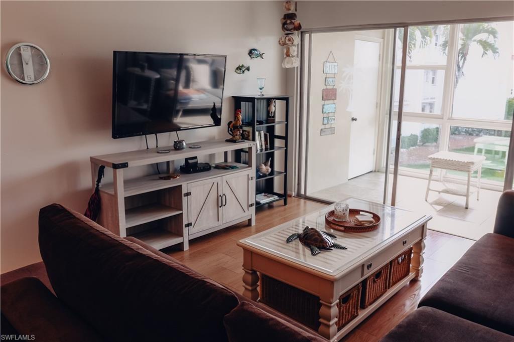 SEVEN LAKES - Residential