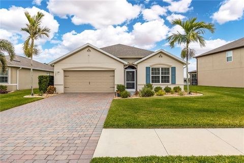 3447 Manati CT CAPE CORAL FL 33909