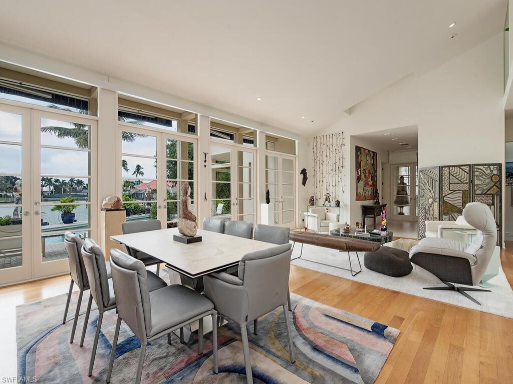 MOORINGS - Residential