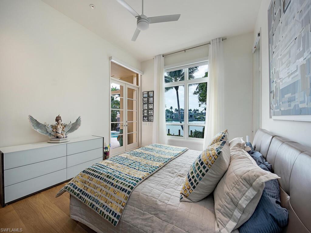 MOORINGS - Residential