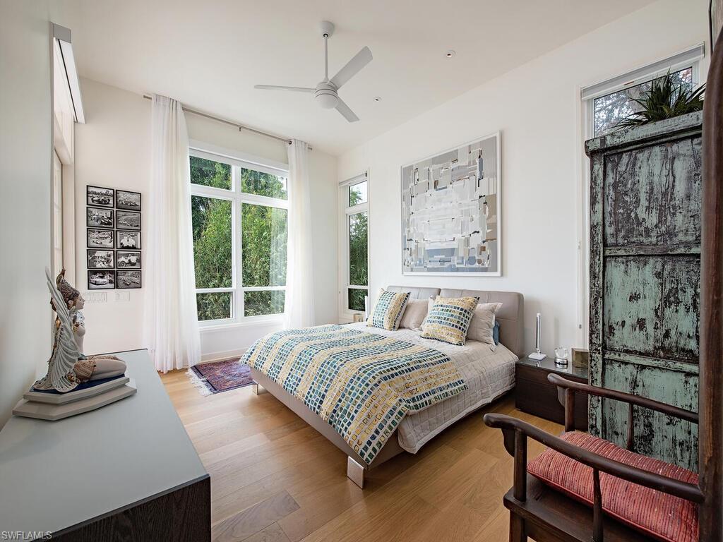 MOORINGS - Residential