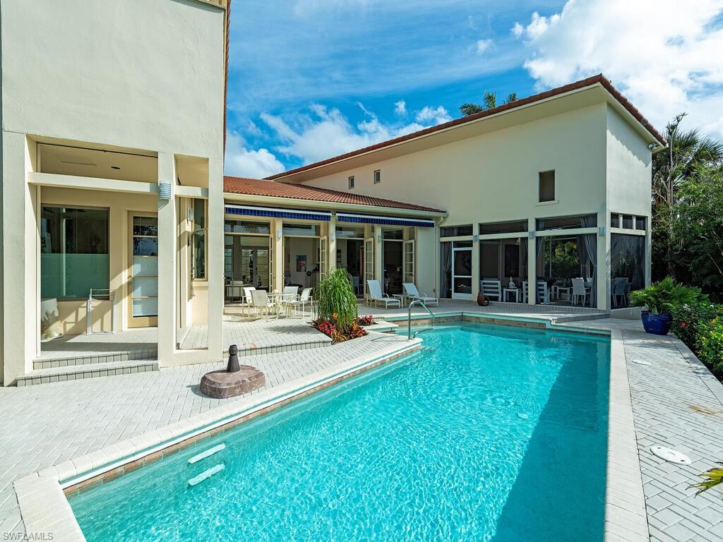 MOORINGS - Residential