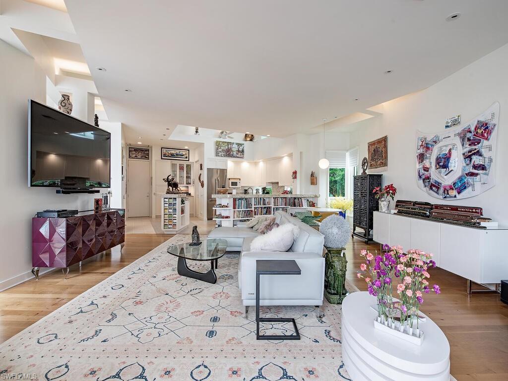 MOORINGS - Residential