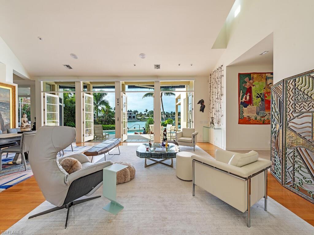 MOORINGS - Residential