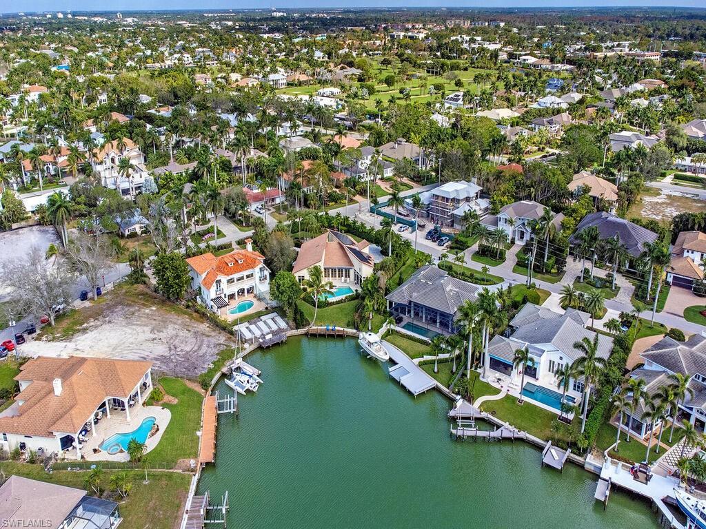 MOORINGS - Residential