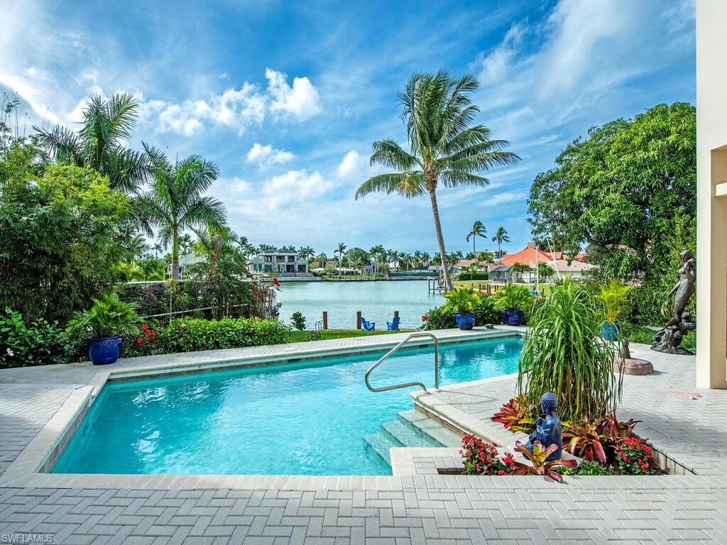 MOORINGS - Residential