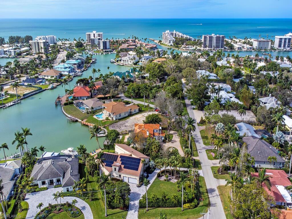 MOORINGS - Residential