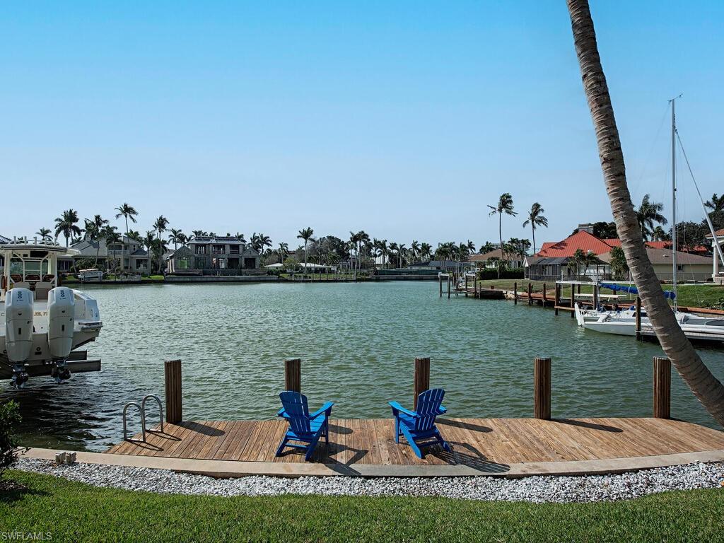 MOORINGS - Residential