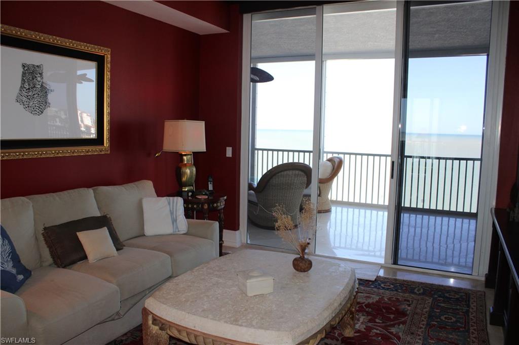 ROYAL MARCO POINT - Residential