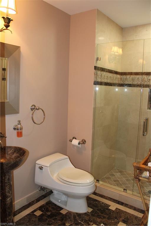 ROYAL MARCO POINT - Residential