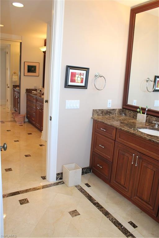 ROYAL MARCO POINT - Residential