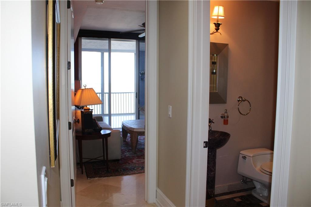 ROYAL MARCO POINT - Residential