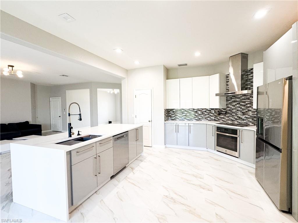 CAPE CORAL - Residential