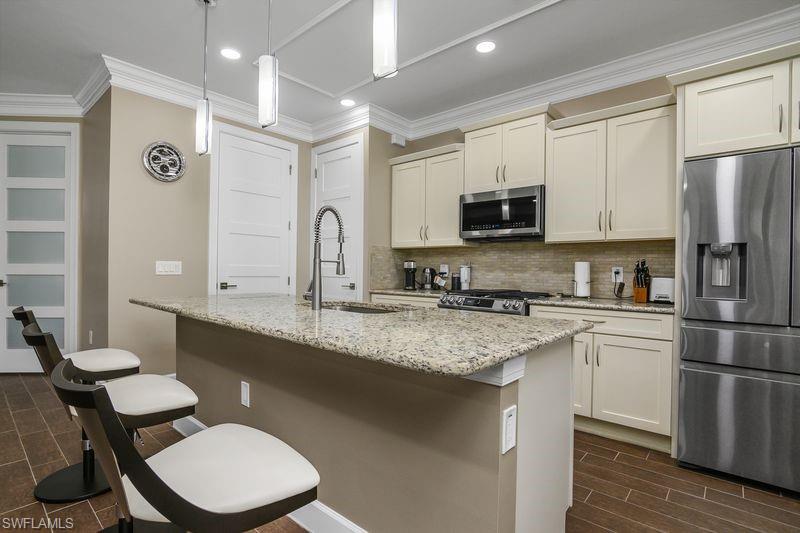 CAMDEN LAKES - Residential Lease