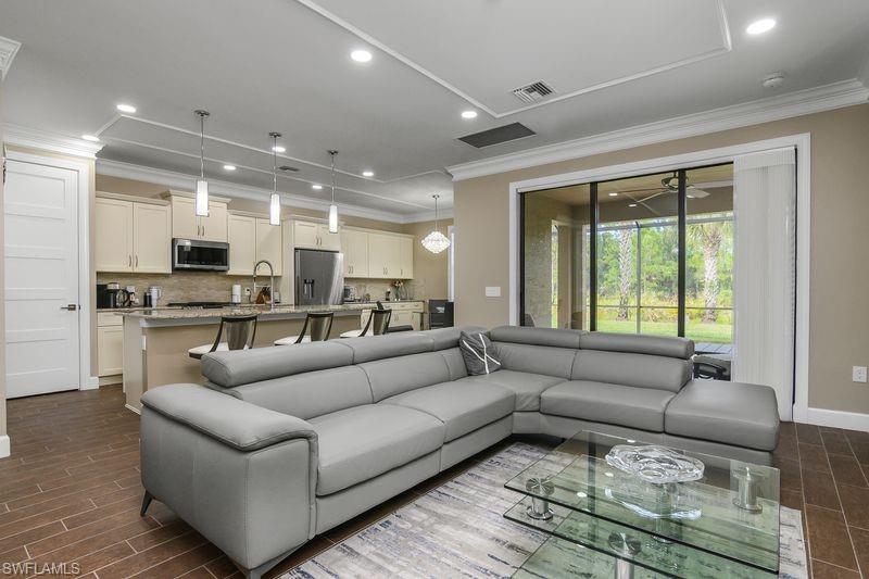 CAMDEN LAKES - Residential Lease