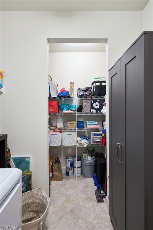 CAMDEN SQUARE - Residential