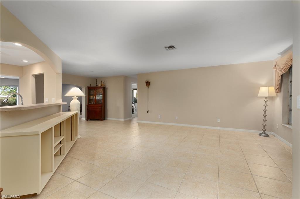 112 Fairway CIR