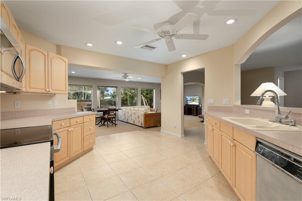 112 Fairway CIR