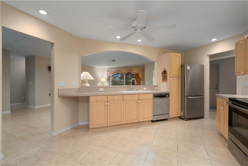 112 Fairway CIR