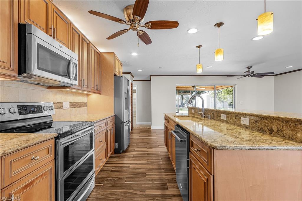 CAPE CORAL - Residential