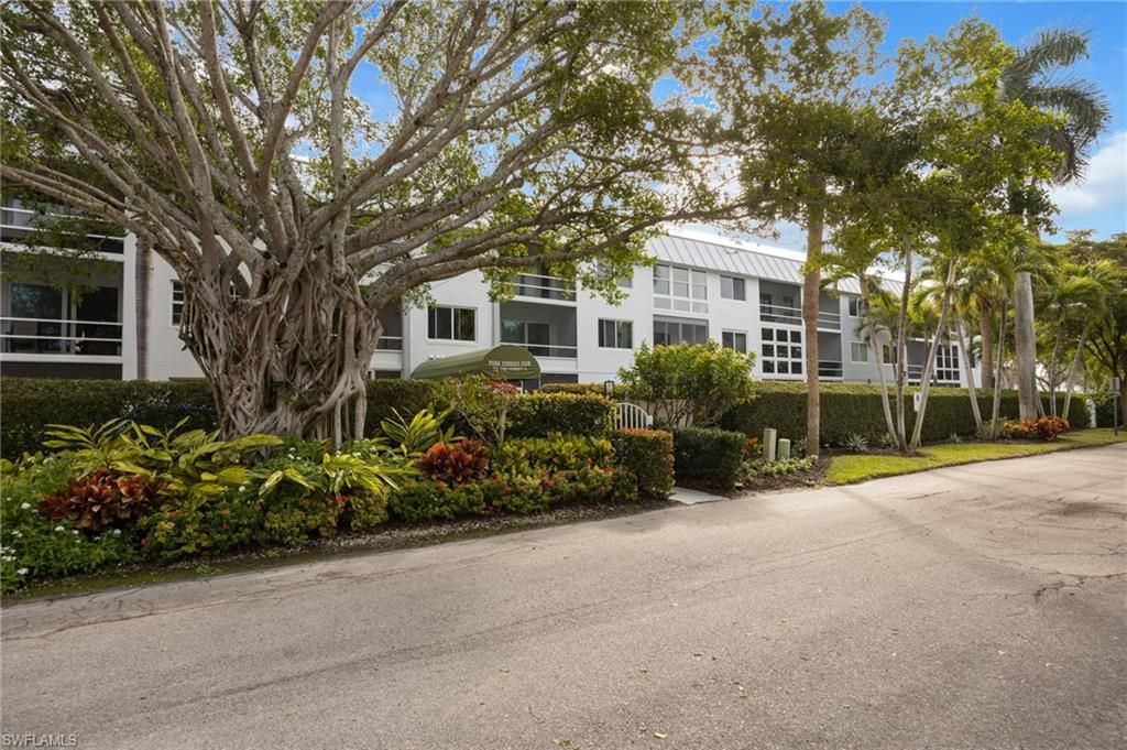 Photo of 72 7th ST S #206, NAPLES, FL 34102 (MLS # 226003580)