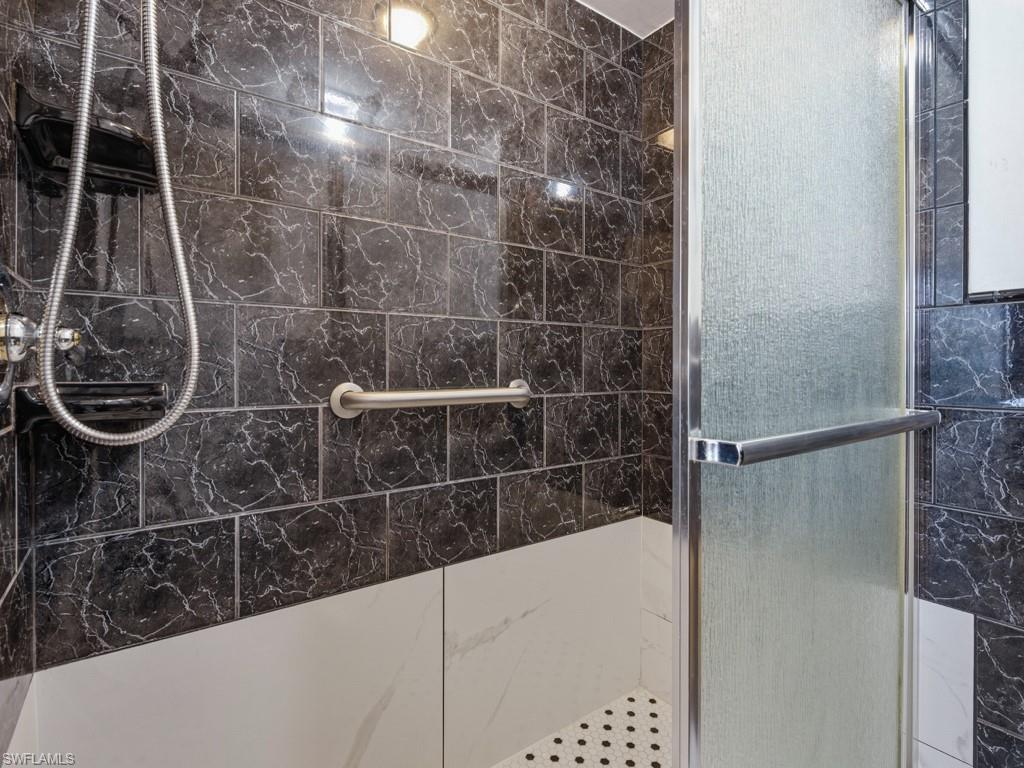 TRADEWINDS APTS OF MARCO ISLAND - Residential