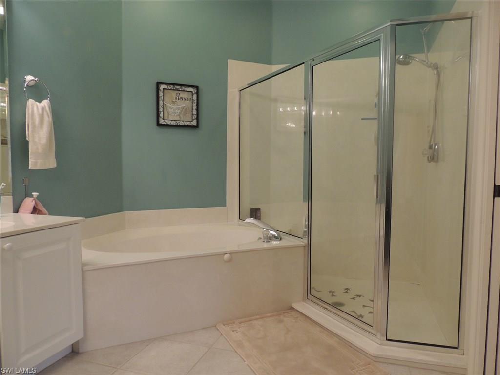 HARBOUR ISLE YACHT AND RACQUET CLUB CONDO - Residential