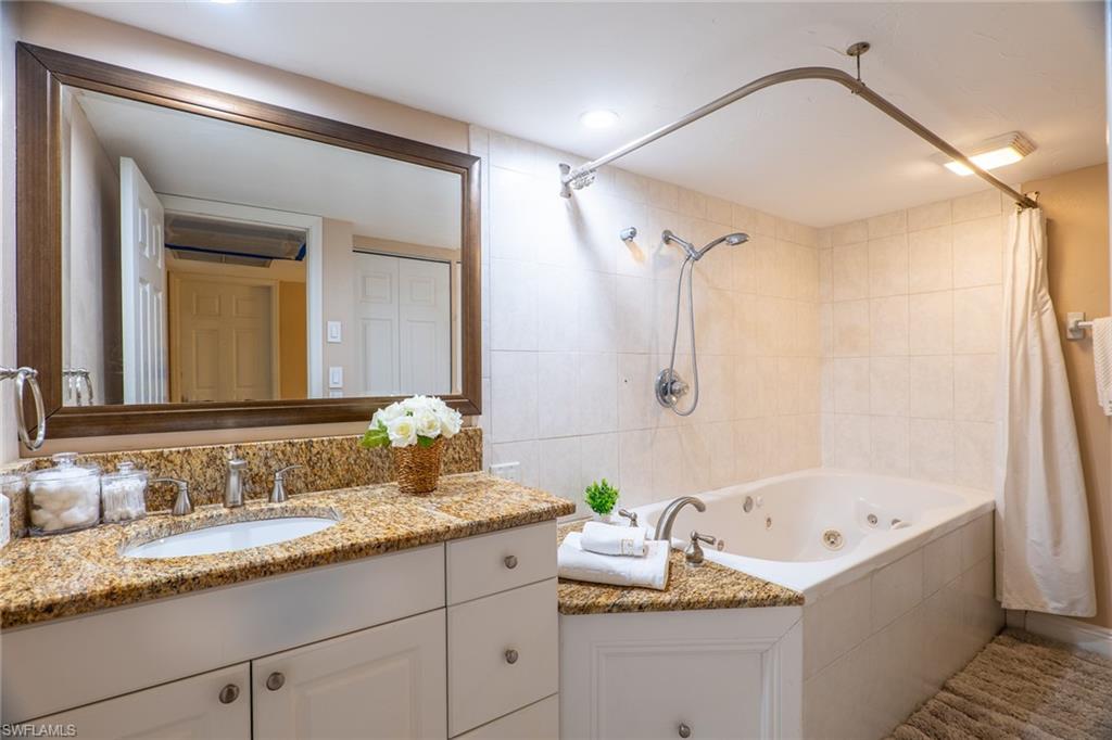 PARKWOODS TOWNHOUSE COMMUNITY - Residential