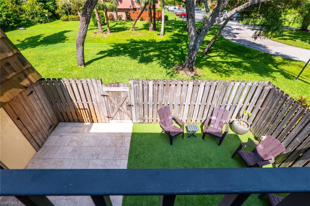 PARKWOODS TOWNHOUSE COMMUNITY - Residential