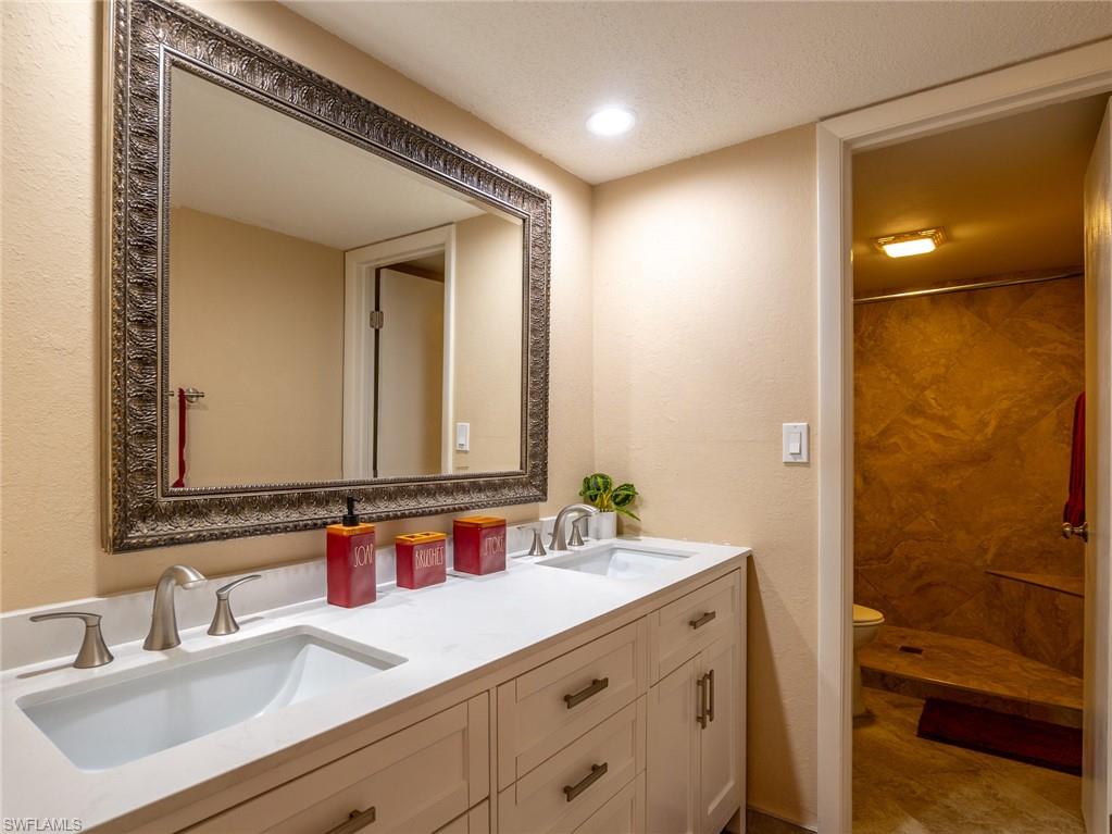 PARKWOODS TOWNHOUSE COMMUNITY - Residential