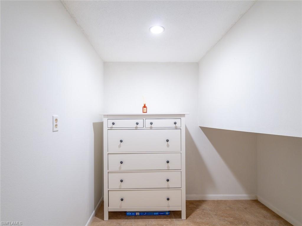 PARKWOODS TOWNHOUSE COMMUNITY - Residential