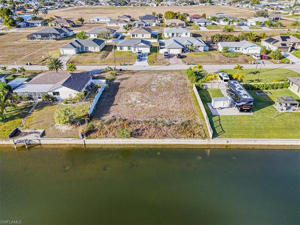 CAPE CORAL - Land