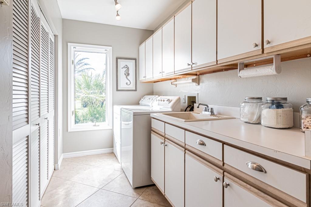 LONGSHORE LAKE - Residential