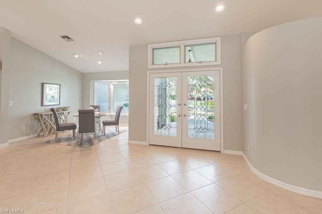 LONGSHORE LAKE - Residential