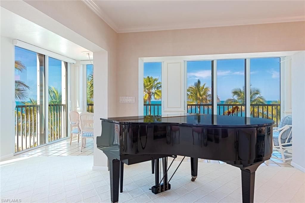 Photo of 3377 GULF SHORE BLVD N #4D, NAPLES, FL 34103 (MLS # 226014728)