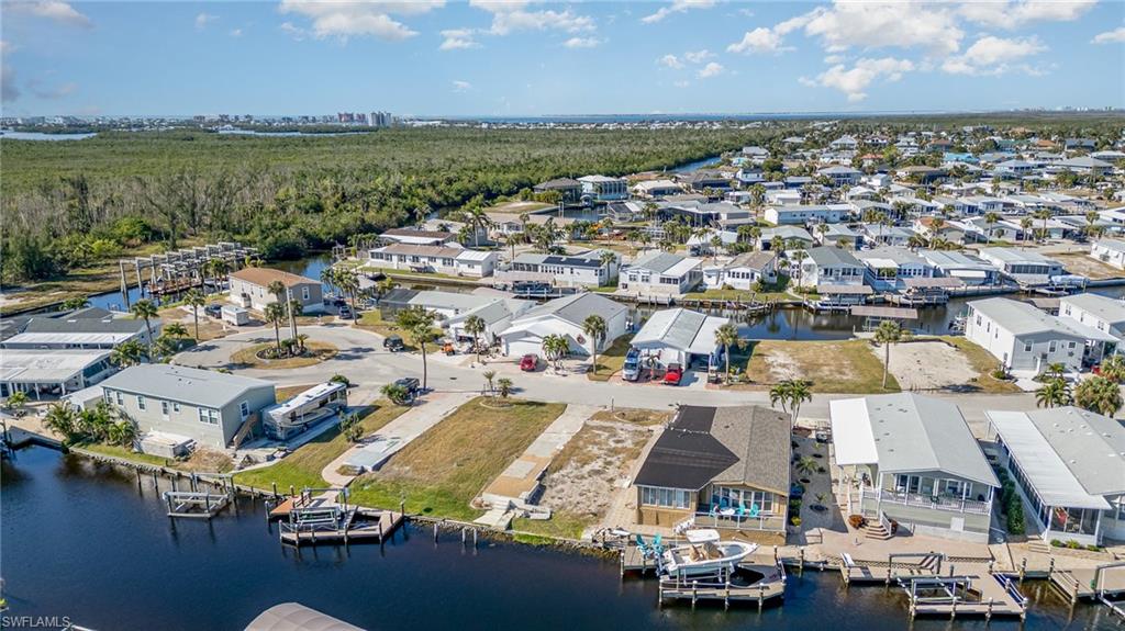 BAYSIDE ESTATES - Land