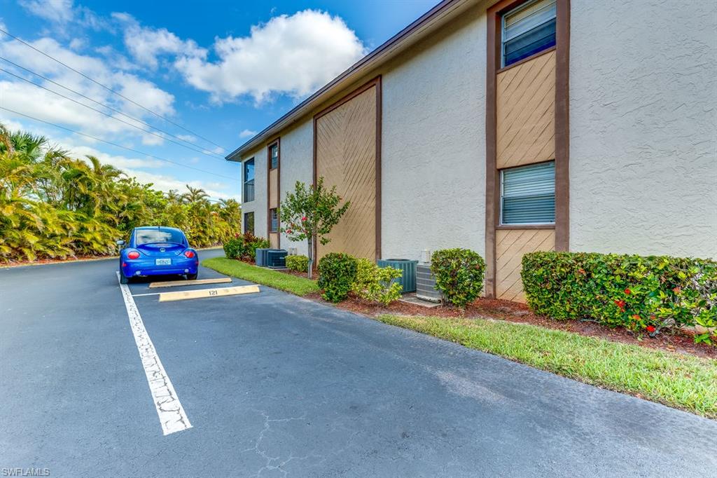 DAVIS WOODS CONDOMINIUM - Residential