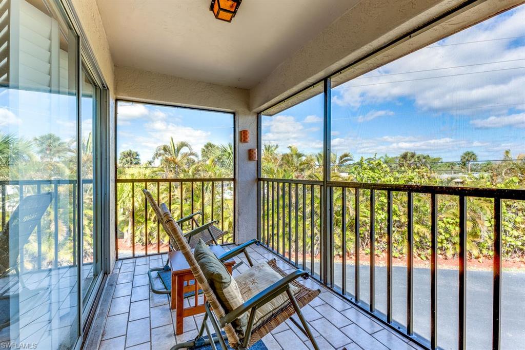 DAVIS WOODS CONDOMINIUM - Residential