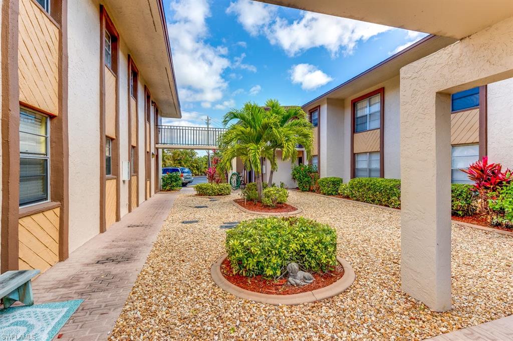 DAVIS WOODS CONDOMINIUM - Residential