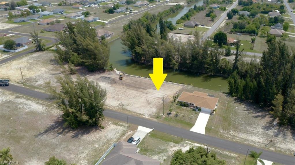CAPE CORAL - Land