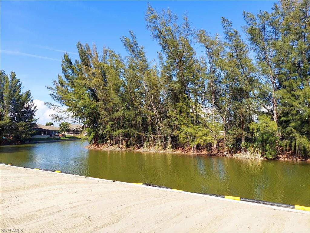 CAPE CORAL - Land