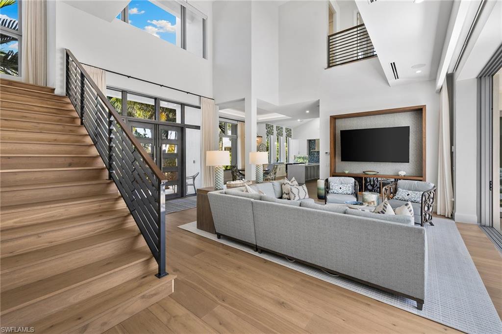 OLDE NAPLES - Residential